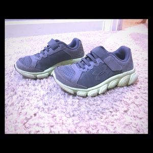 Under Armour Boys Shoes